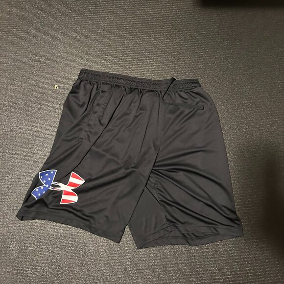 Under Armour Shorts - Picture 1 of 3